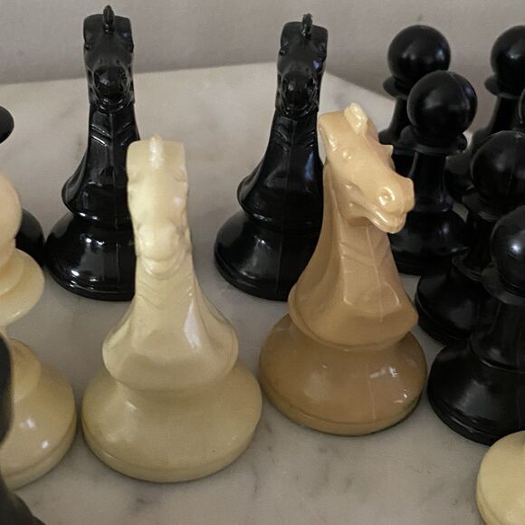 Vtg Chess Pieces 32 in total mixed Black & Natural off white Pieces Felt Bottoms - Picture 3 of 9